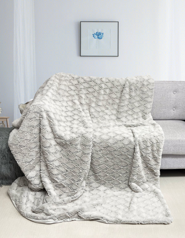 SILVER SANDS TEXTURED FAUX FUR THROW